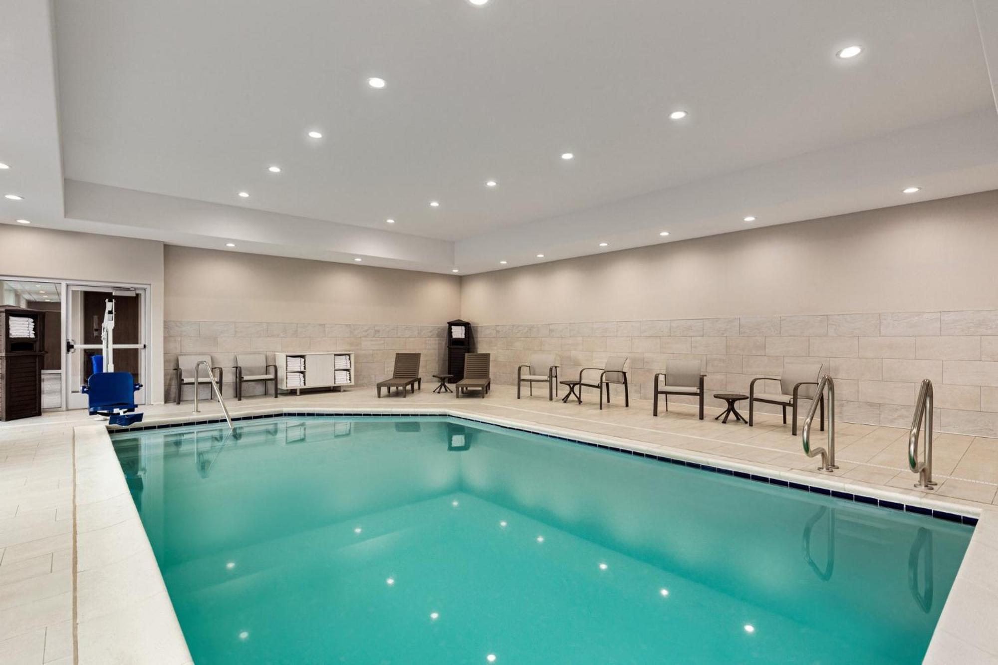 Holiday Inn Express & Suites Hayward - Castro Valley By Ihg Exteriör bild