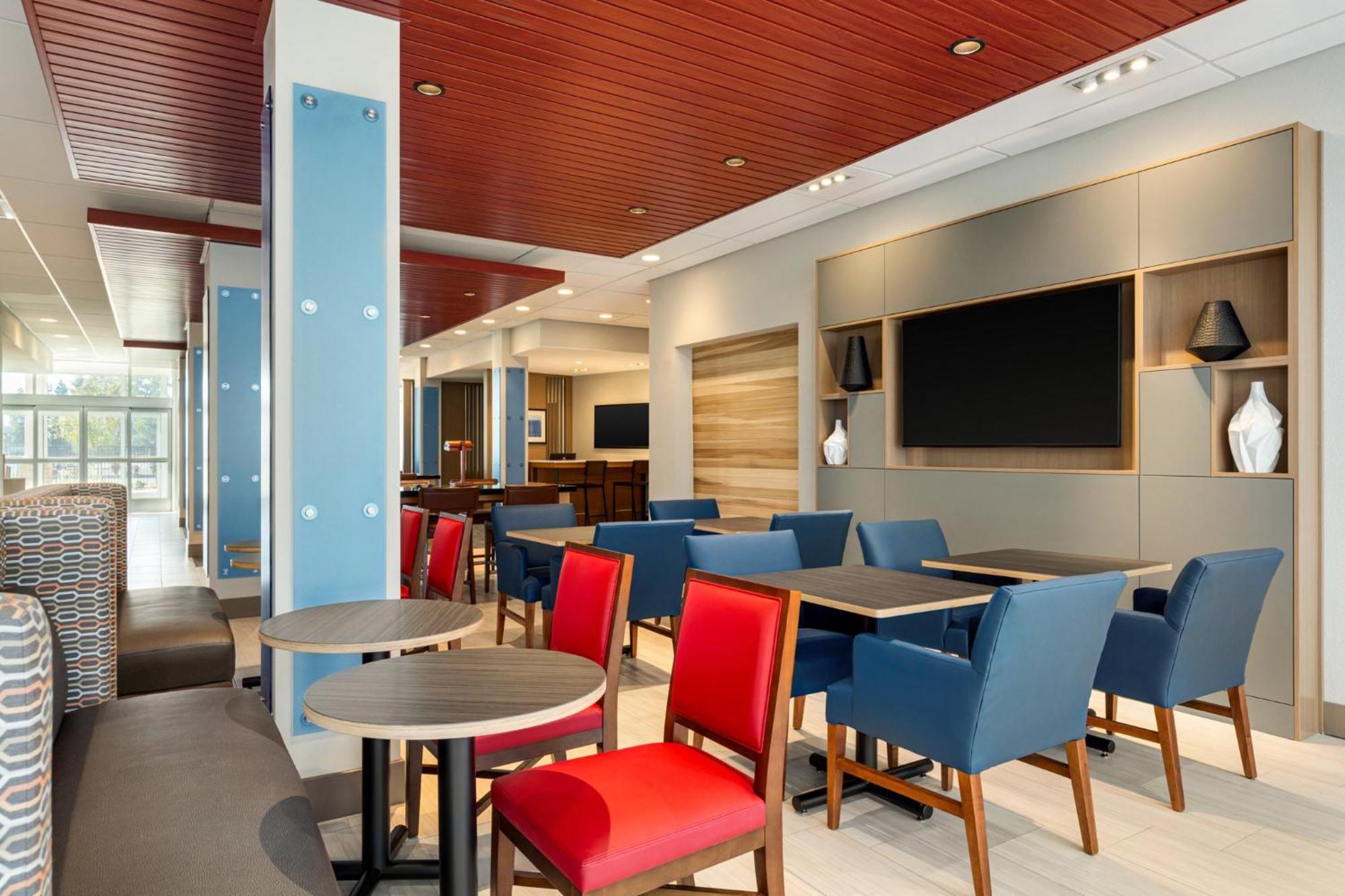 Holiday Inn Express & Suites Hayward - Castro Valley By Ihg Exteriör bild